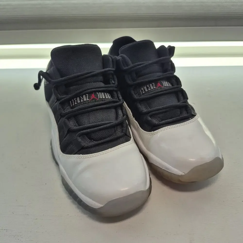 Nike Air Jordan 11 Retro Low GS Tuxedo 528896-110 Youth Size 5Y White Black
